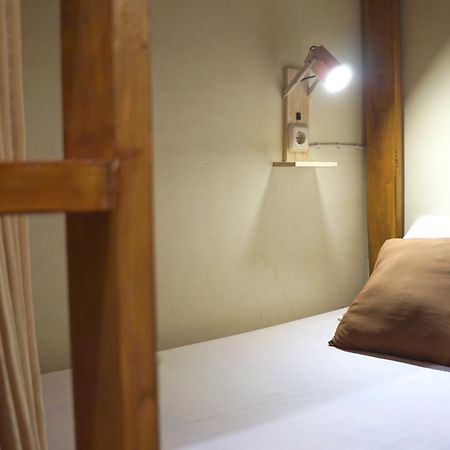 ザ スリーピングルーム ホステル ジョグジャカルタ エクステリア 写真